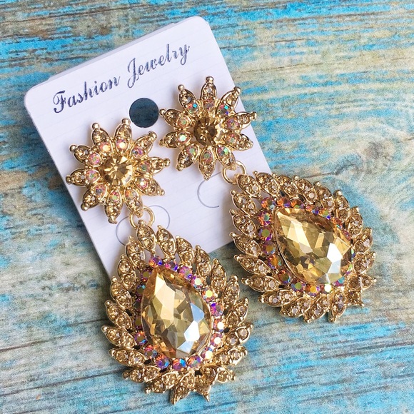 Cherryl’s Jewelry - Champagne Crystal Chandelier Event Earrings Cherryl’s Jewelry - Champagne Crystal Chandelier Event Earrings